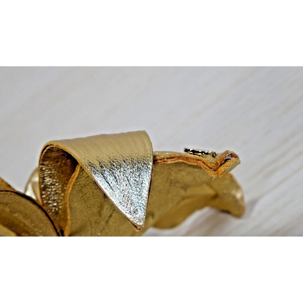 CHANEL Brooch - Gold Lily-of-the-Valley Brooch with Original Box – 2019